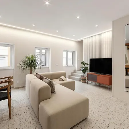 The Great Rose Retreat נאזרה